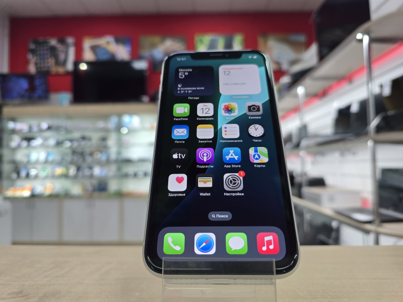 Мобильный телефон Apple iPhone XR