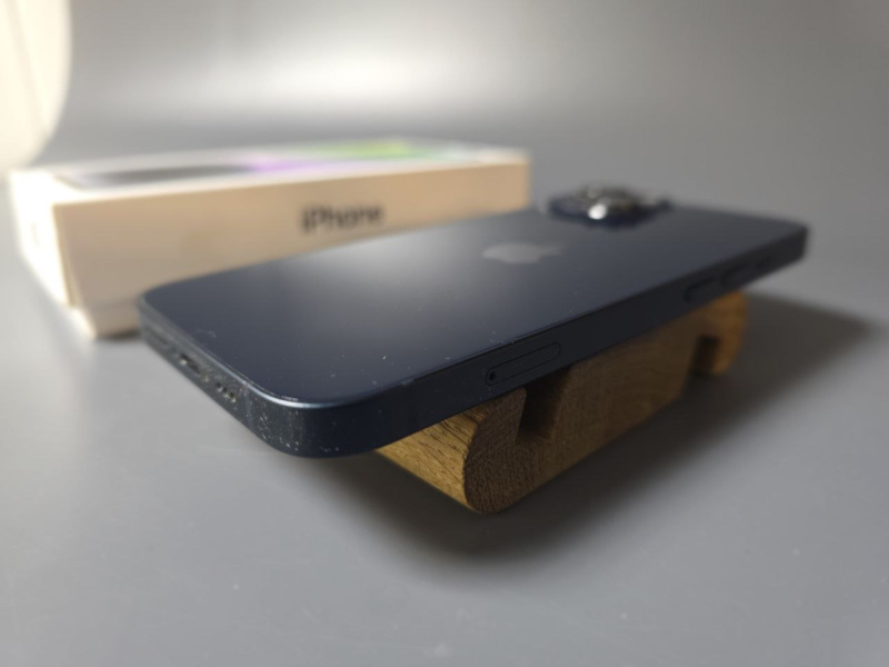 Мобильный телефон Apple iPhone 14