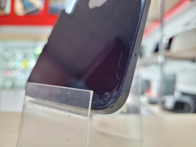 Мобильный телефон Apple iPhone 13