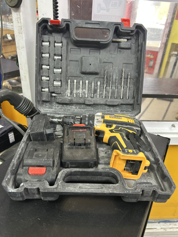 Шуруповерт Dewalt Не указана