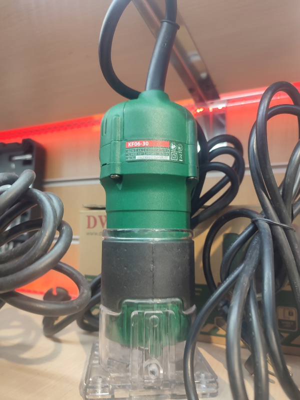 Фрезерный станок DWT kf 06-30