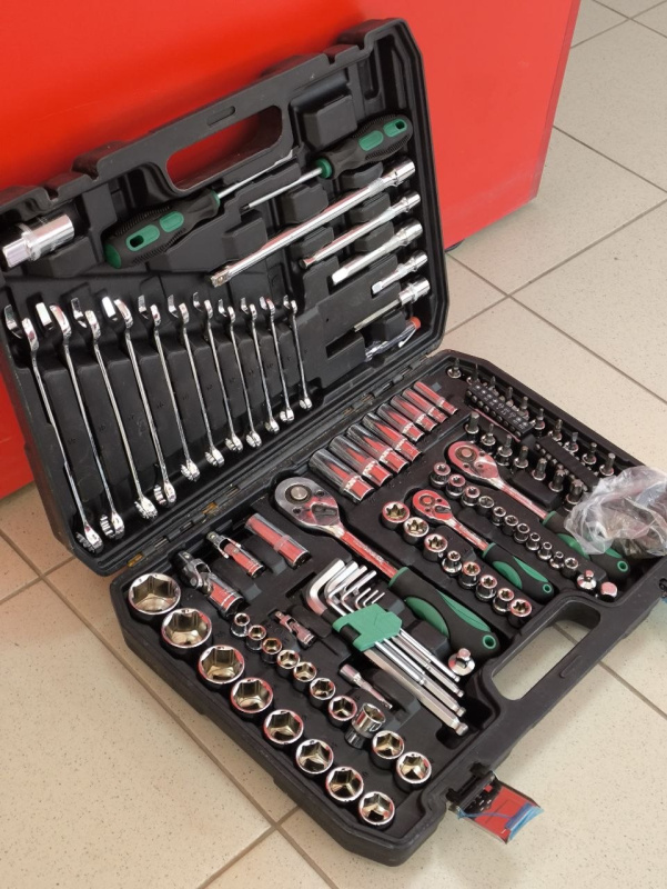 Набор инструментов DreamCar 121 предмет