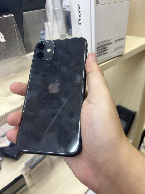 Мобильный телефон Apple iPhone 11