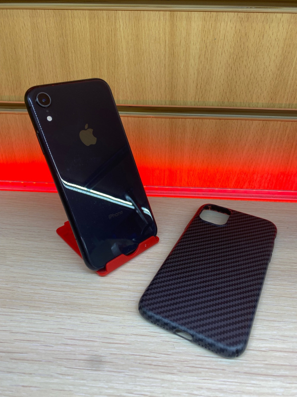 Мобильный телефон Apple iPhone XR