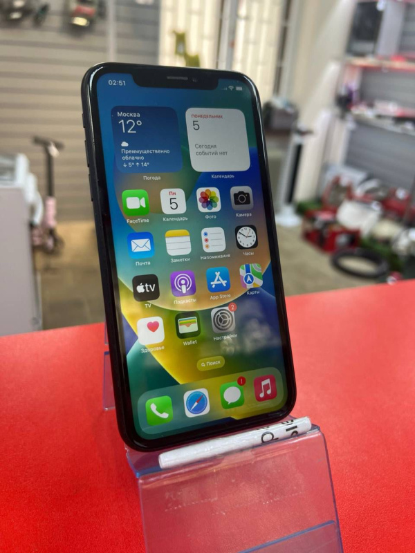 Мобильный телефон Apple iPhone XR