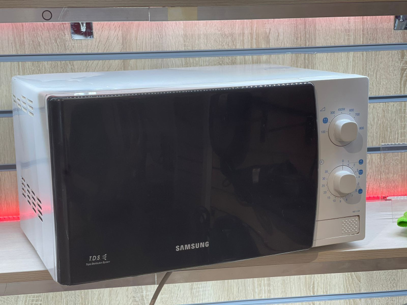 Микроволновая печь Samsung Me711kr